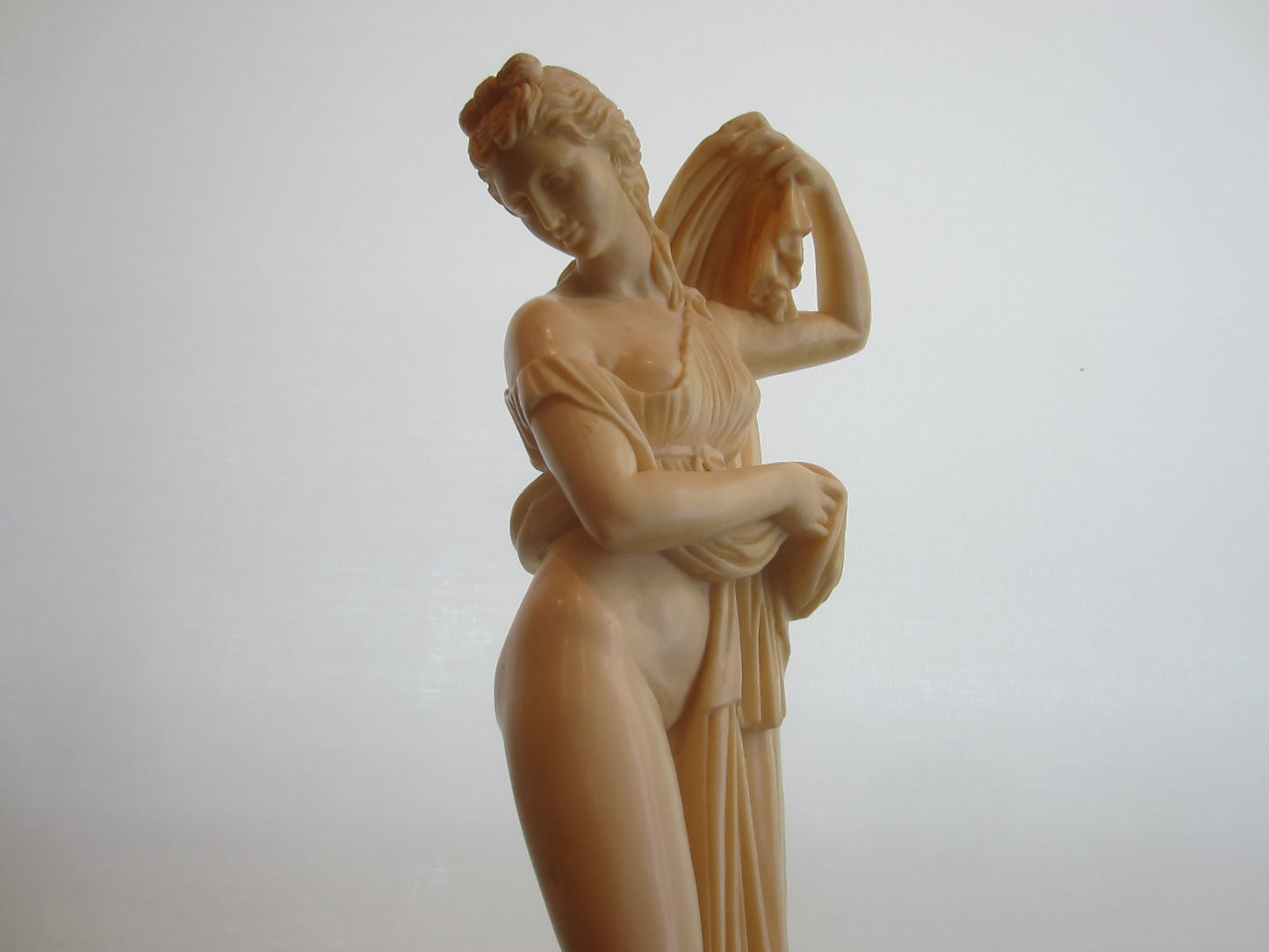 Classic Figure Sculptor A Santini Made In Italy Aphrodite Statue