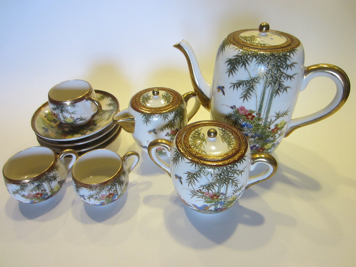 Teapots & Tea Service