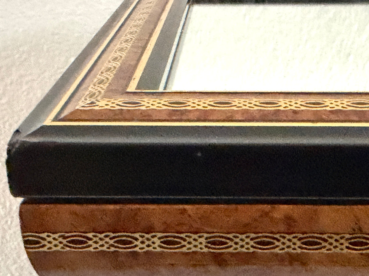 A vintage Style Double Glass Mirrored Burl Curio Inlaid Marquetry Made in Italy