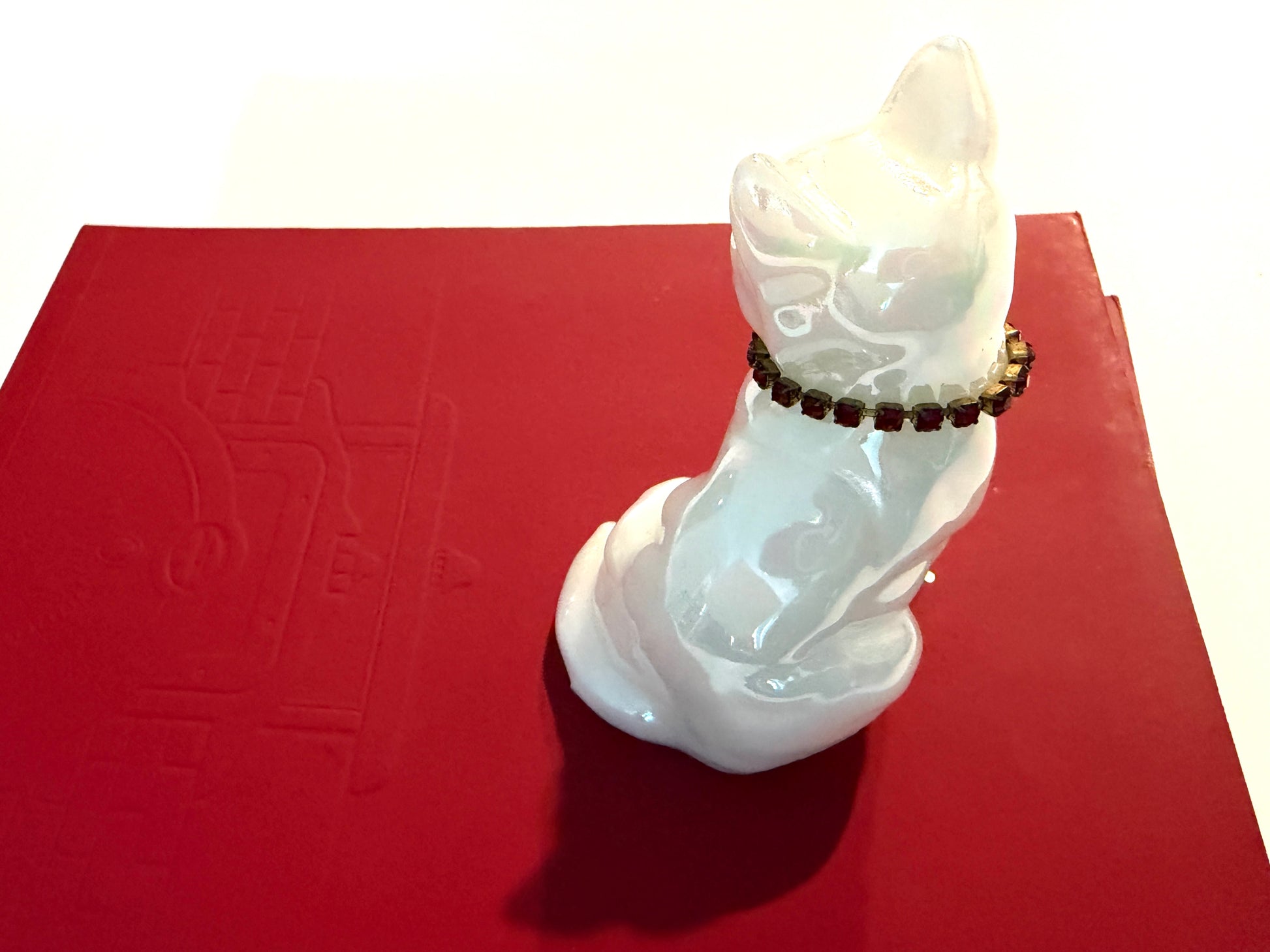 Vintage Fenton Art Glass Opalescent Calendar Cat Signed By Artist