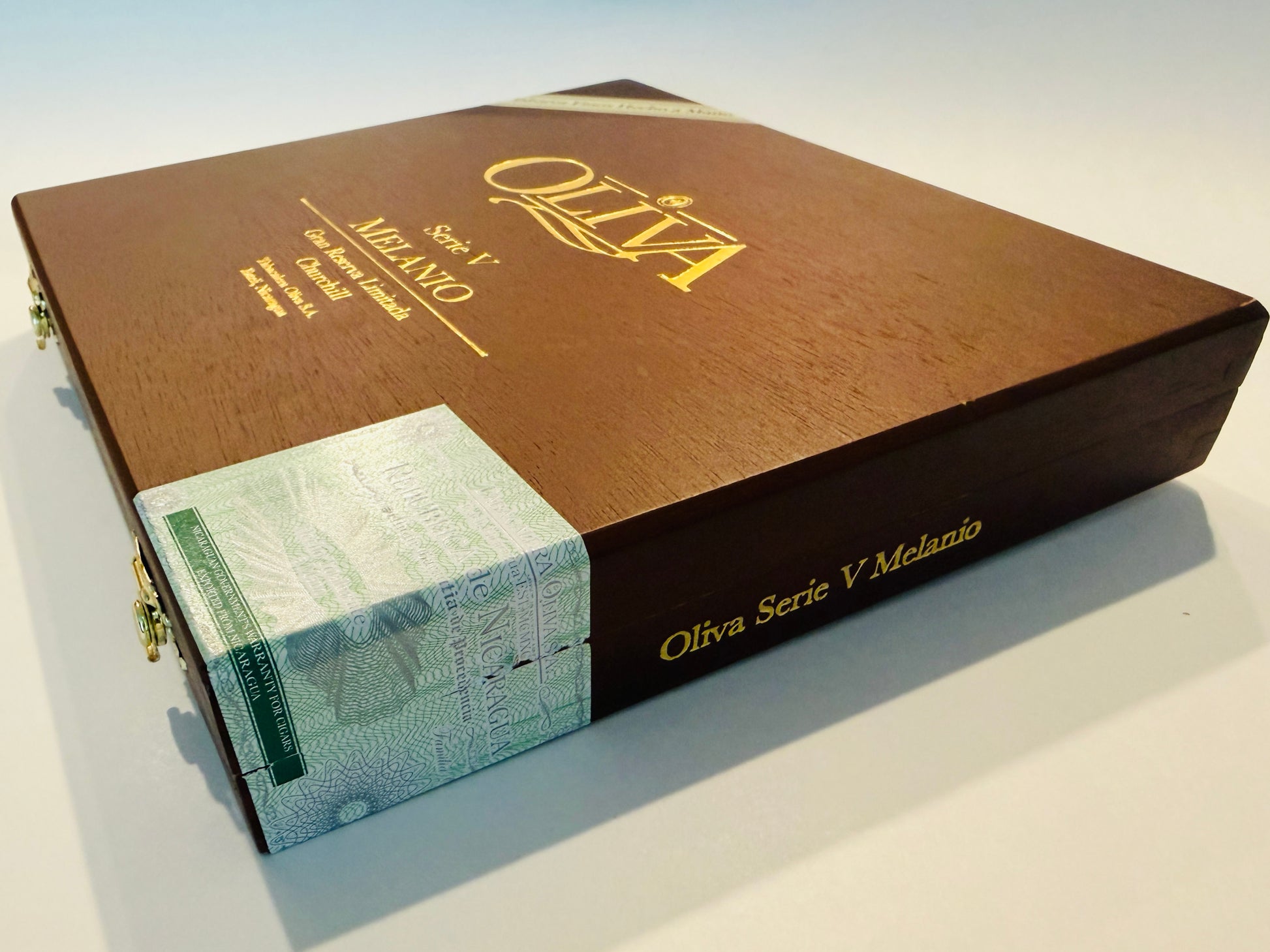 Oliva Serie V Melanio Churchill Limited Edition Humidor Box
