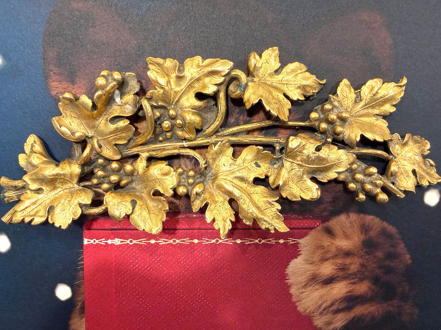 Bronze Gilded Grapevine Leaf With Cluster Berries