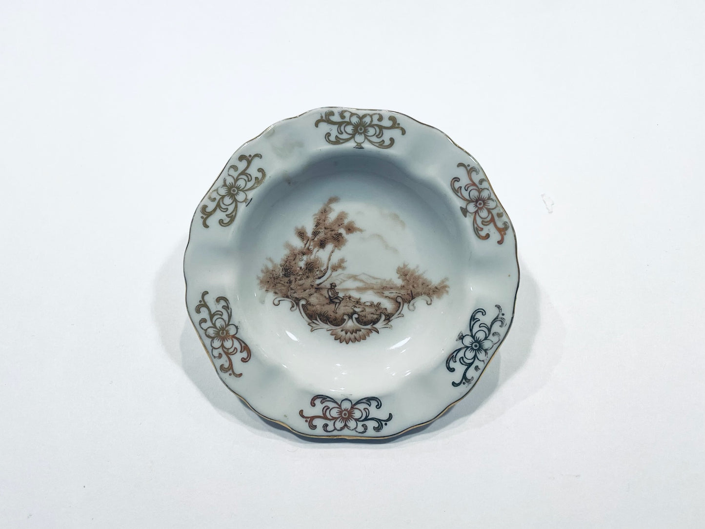 Wsinterling Bavaria Germany Pair of Pictorial Ashtrays