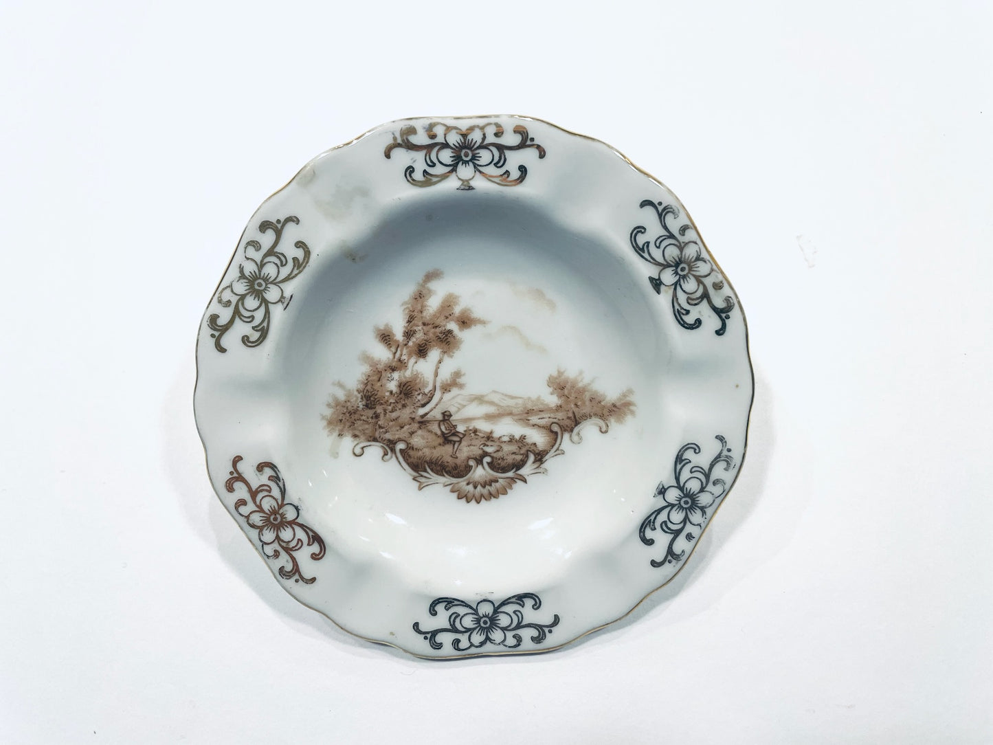 Wsinterling Bavaria Germany Pair of Pictorial Ashtrays