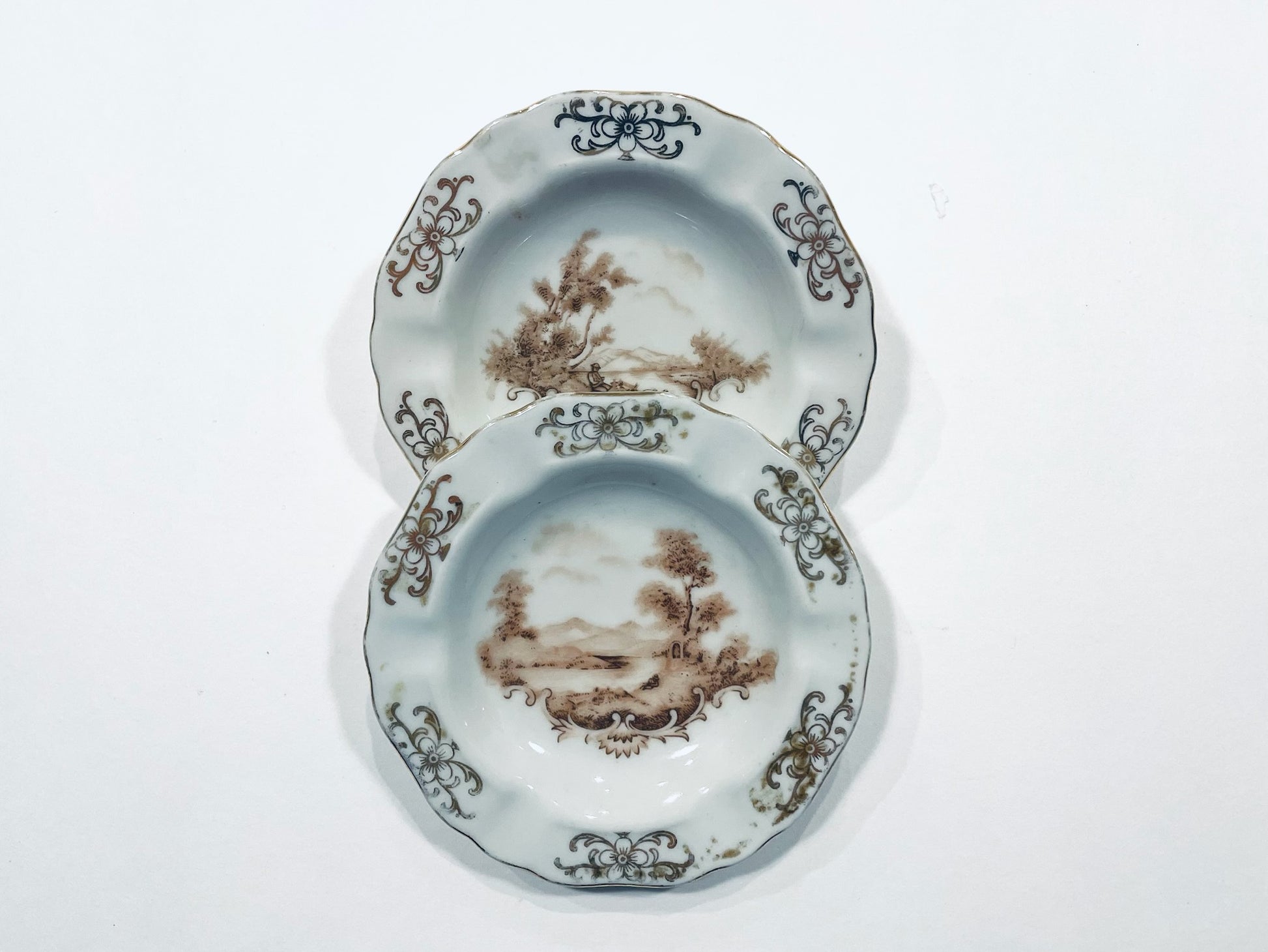 Wsinterling Bavaria Germany Pair of Pictorial Ashtrays