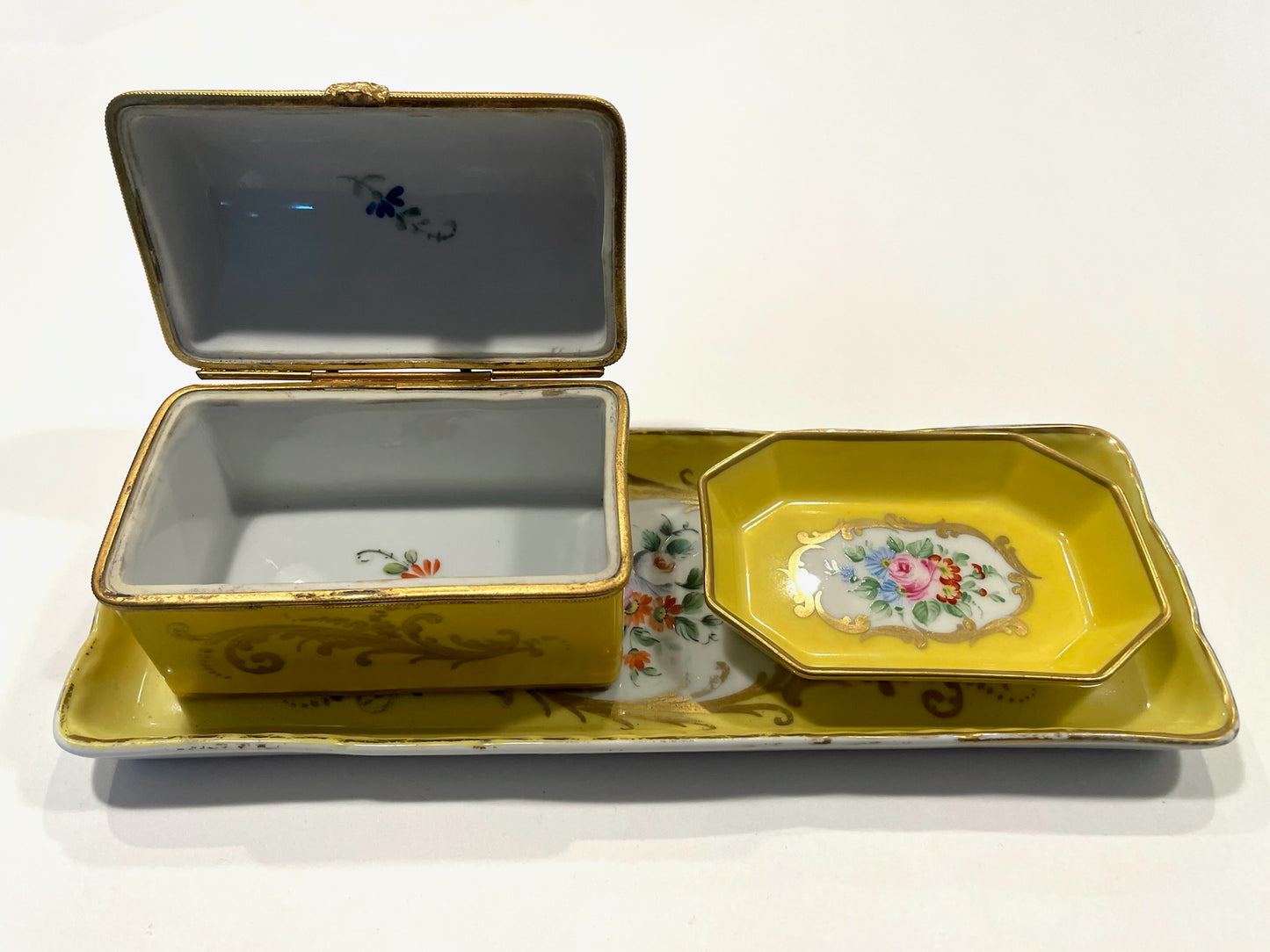 Early 20th Century Yellow Porcelain France Hand Painted Floral Medallions Chest W Tray Set