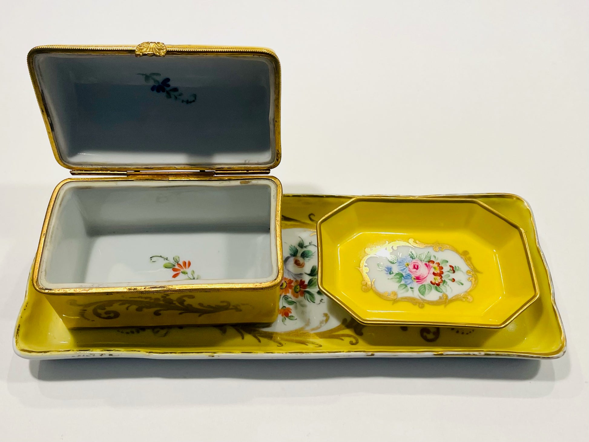 Early 20th Century Yellow Porcelain France Hand Painted Floral Medallions Chest W Tray Set