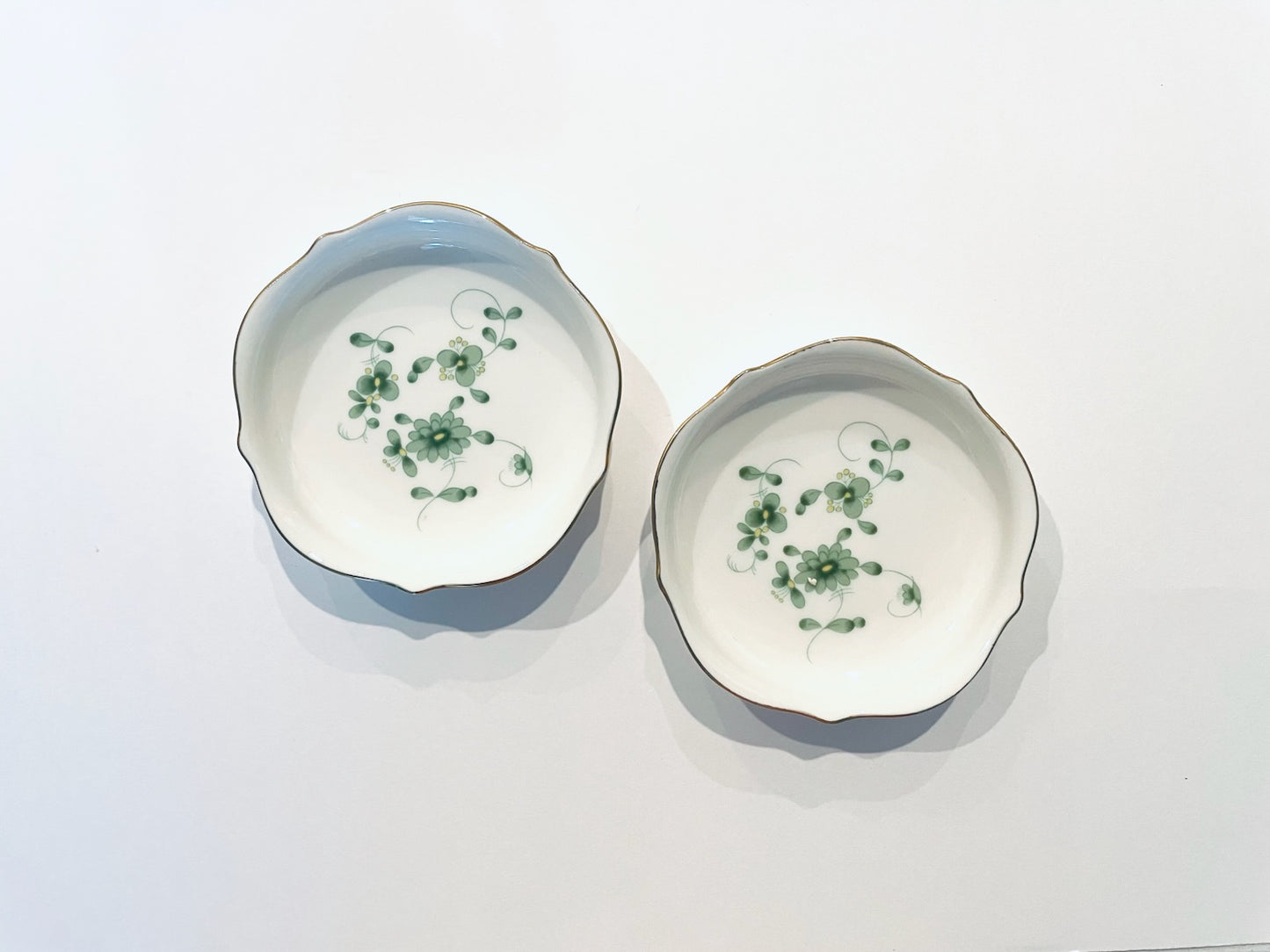 Nishiyama 1990 Pair of Porcelain Floral Decorative Bowls