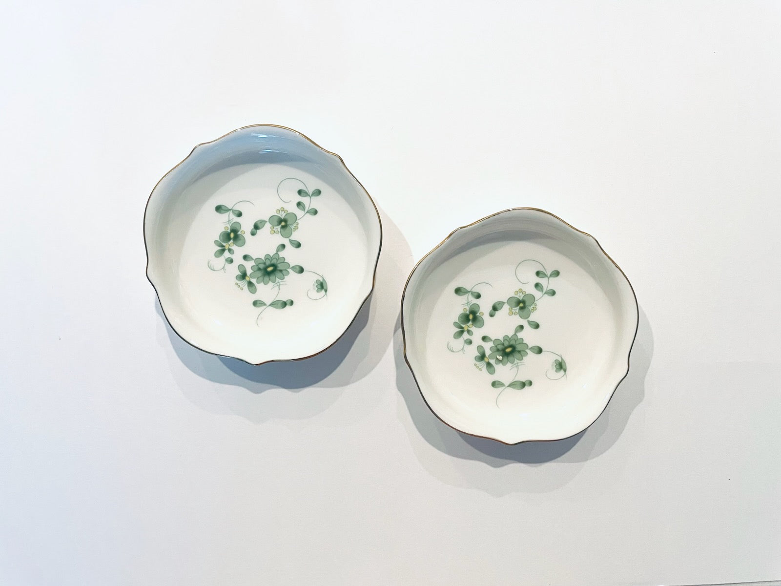 Nishiyama 1990 Pair of Porcelain Floral Decorative Bowls