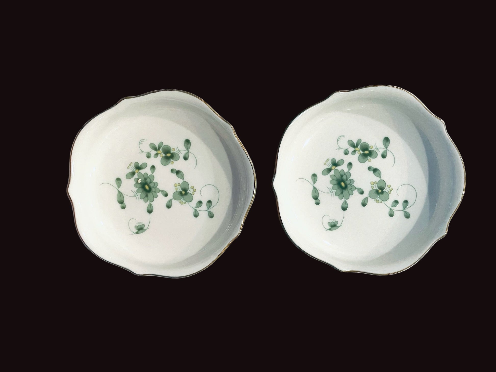 Nishiyama Pair of Green Flower Decorative Bowls