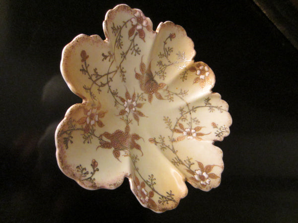 Scallop Porcelain Bowl Decorated Raised Gold Flowers