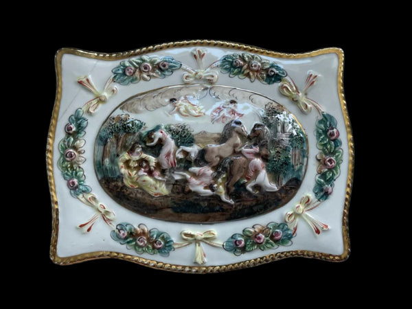 R Capodimonte Italy Porcelain Box Majolica Cherubs Hand Painted Figurative