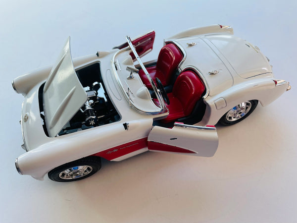 bUrago Chevrolet Corvette 1957 White Model Car Made In Italy