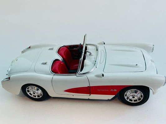 bUrago Chevrolet Corvette 1957 White Model Car Made In Italy