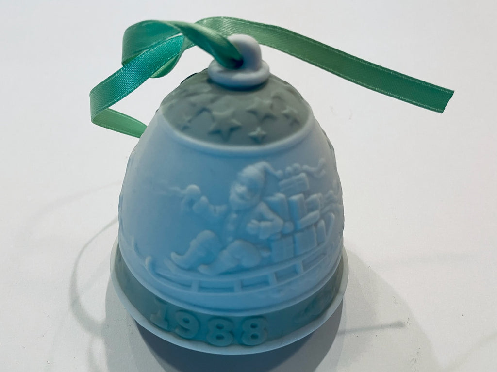 Lladro Christmas Bell Holiday Porcelain Memorabilia 1988 Made in Spain