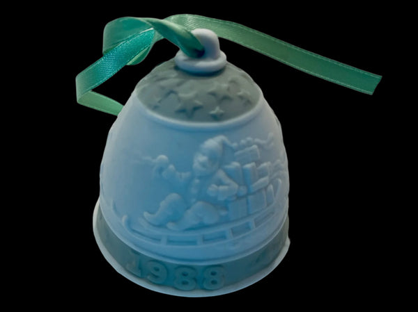 Lladro Christmas Bell Holiday Porcelain Memorabilia 1988 Made in Spain