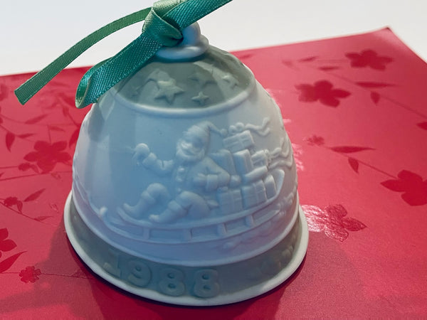 Lladro Christmas Bell Holiday Porcelain Memorabilia 1988 Made in Spain