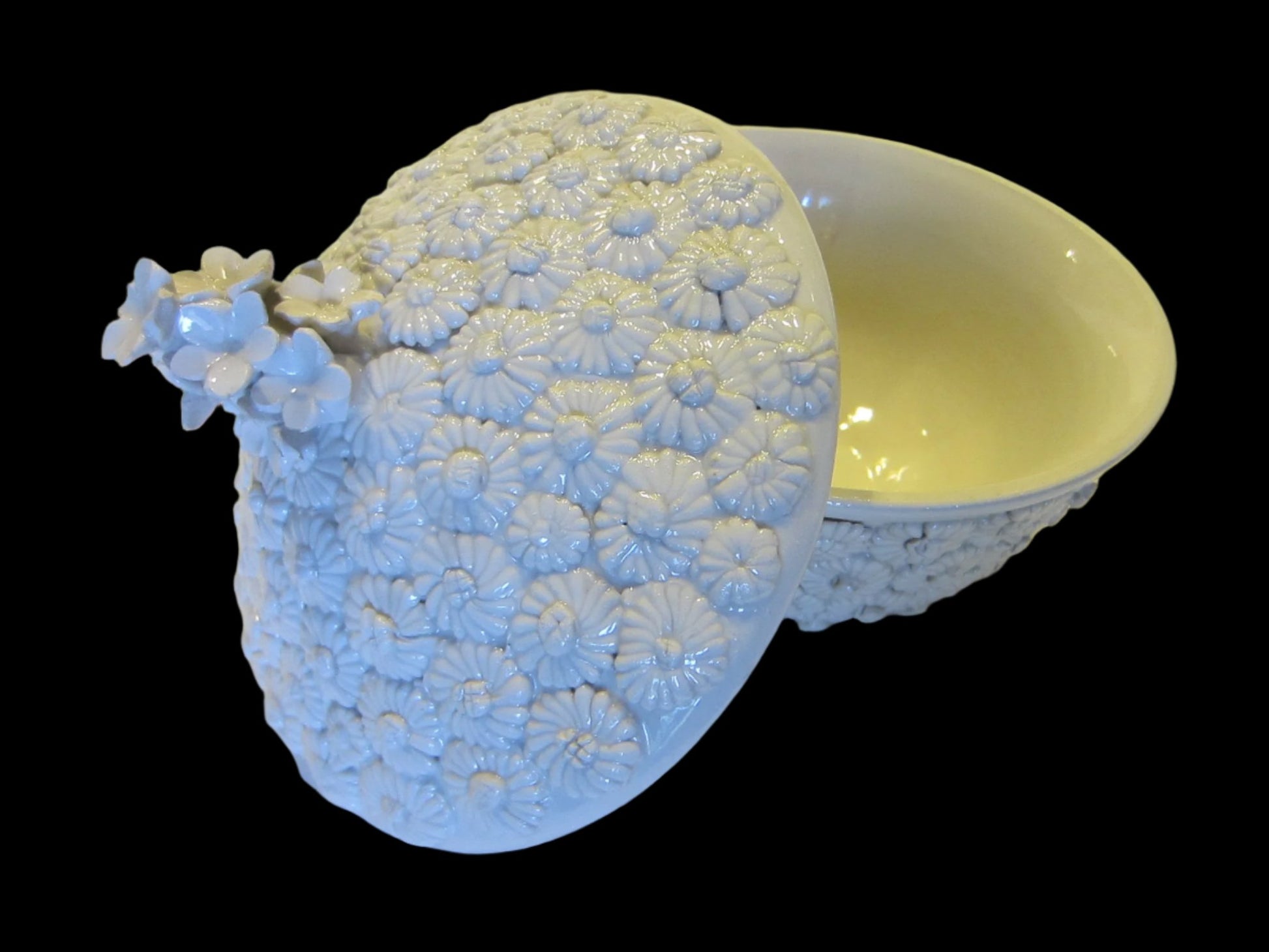 Italy Hand Crafted Porcelain White Flowers Box Majolica Daisies - Designer Unique Finds 