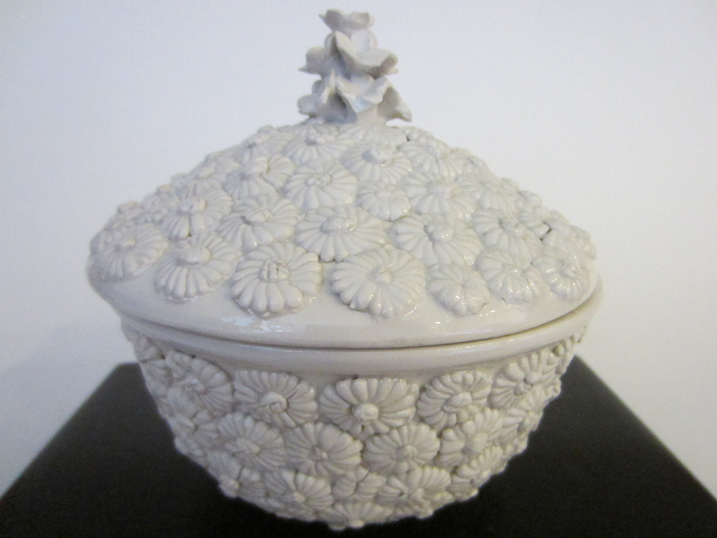 Italy Hand Crafted Porcelain White Flowers Box Majolica Daisies - Designer Unique Finds 