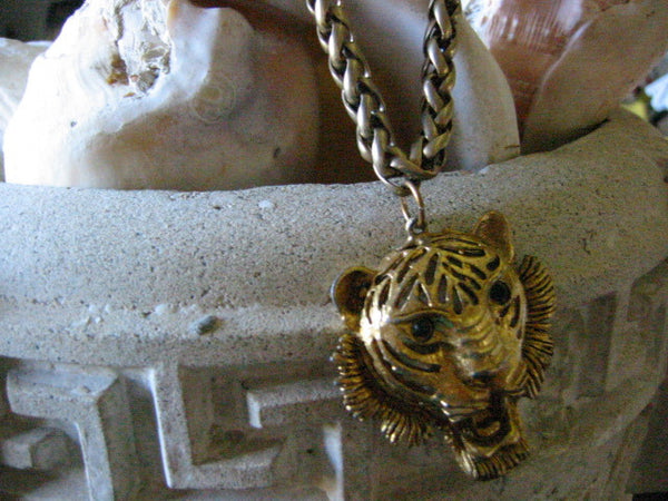 Green Eyes Golden Lion Head Brass Chain Pendant - Designer Unique Finds 
 - 5