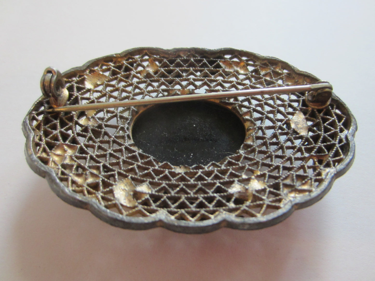 Art Deco Silver Filigree Black Onyx Cabochon Oval Brooch