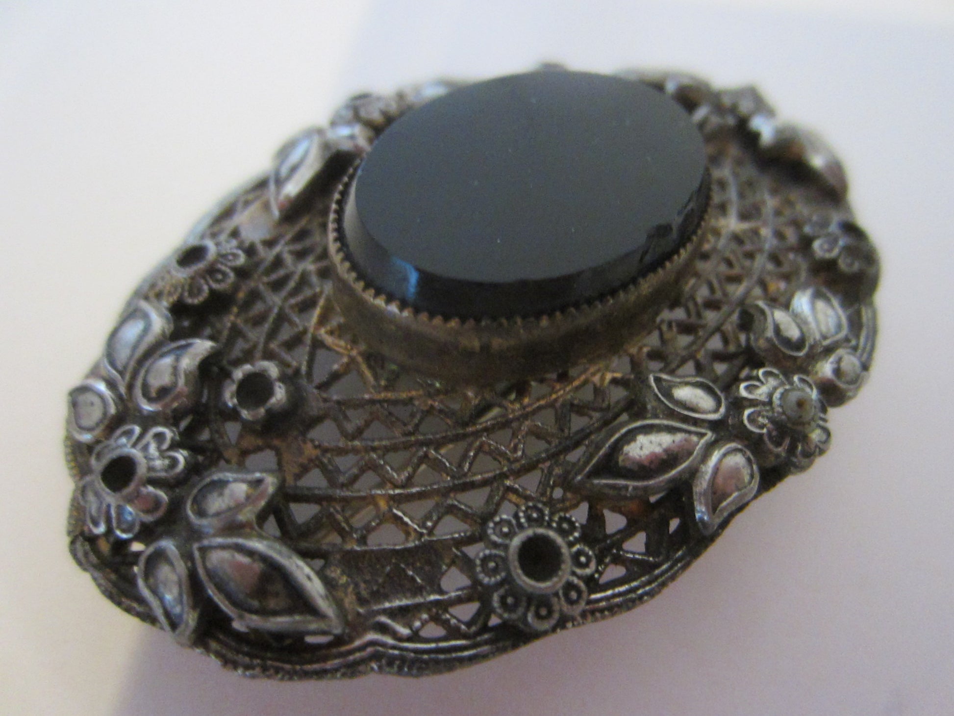 Art Deco Black Onyx Center Cabochon Brooch Openwork Floral Filigree - Designer Unique Finds 