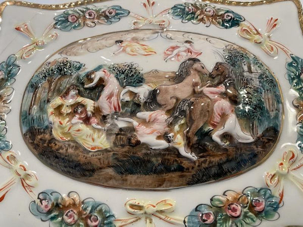 R Capodimonte Italy Porcelain Box Majolica Cherubs Hand Painted Figurative