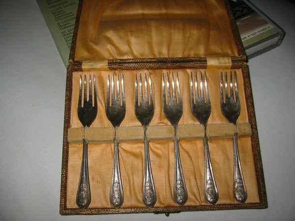 Silver Plated Desert Forks Set Of Six - Designer Unique Finds 