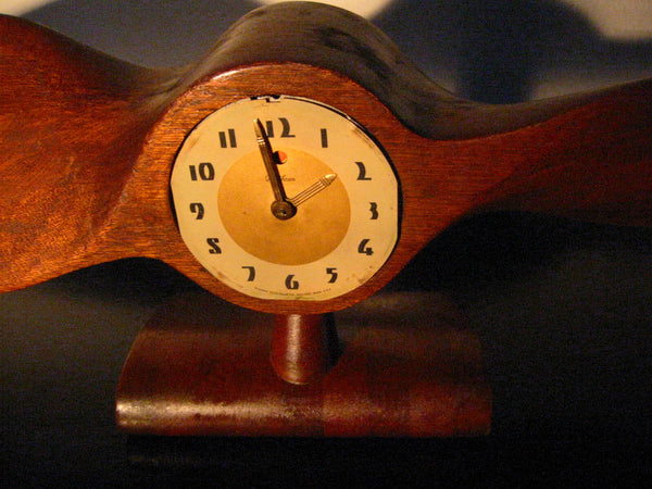 Telechron Propeller Electrified Mahogany Mantle Clock Circa 1930 - Designer Unique Finds 
 - 2