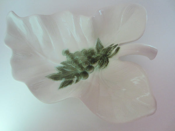 Hull USA Ceramic Leaf Platter Green Cluster Grape Mid Century Modern