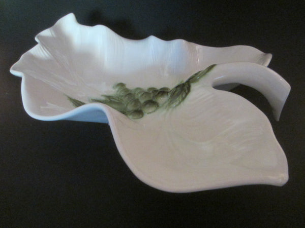 Hull USA Ceramic Leaf Platter Green Cluster Grape Mid Century Modern