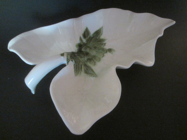 Hull USA Ceramic Leaf Platter Green Cluster Grape Mid Century Modern