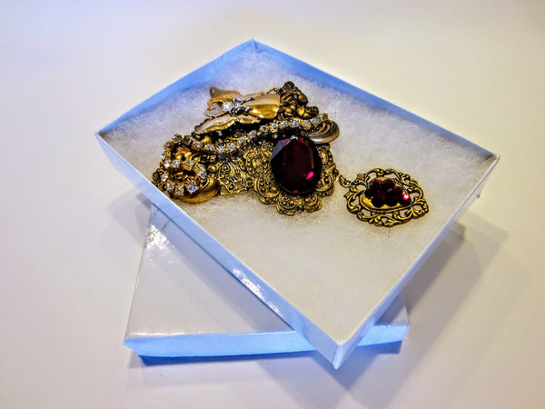 Jane Romantic Golden Filigree Angel Brooch Red Cabochon Heart