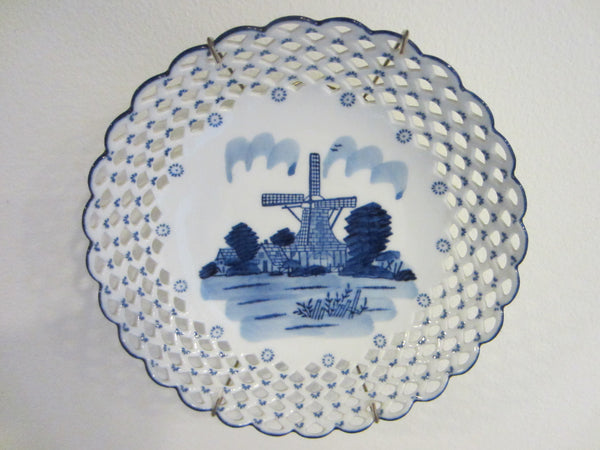 Reticulated Blue Windmill Transfer Signature White Bowl DN EI