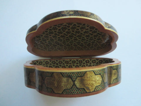 Khatam Clam Shell Design Inlaid Marquetry Medallions Hinged Box