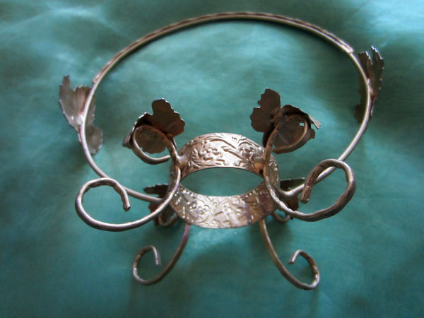 Bride Brass Basket Hold Grapevine Leaf Footed Scrolled Stand - Designer Unique Finds 
 - 3