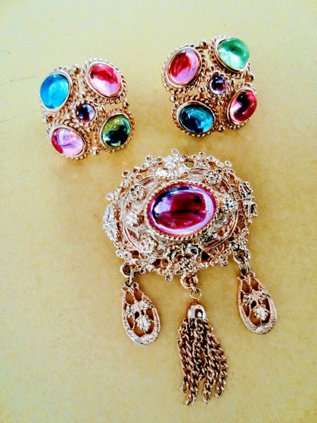 Modern Charm Golden Fringed Brooch Earrings Set Colored Cabochons