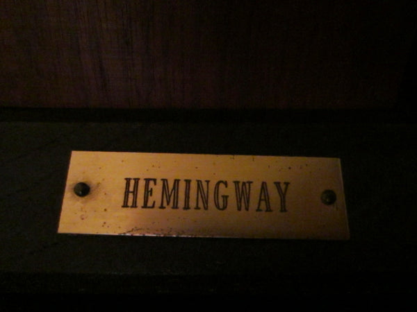 Thomas Holland Sculpture Composite Hemingway Portrait Bust Mahogany Stand - Designer Unique Finds 
 - 4