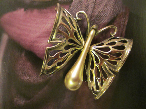 Tortolani Italy Butterfly Pear Shape Pearl Pewter Brooch