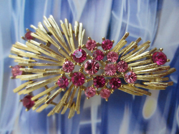 Lisner Signed Brooch Pink Rhinestones Copyrighted - Designer Unique Finds 
 - 3