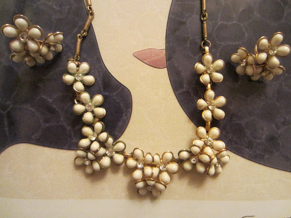 Milk Glass Blossoming Daisies Mid Century Necklace Earrings Set  